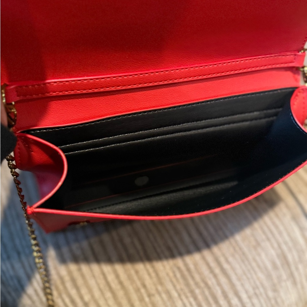 Love Moschino Bold Red Crossbody Bag with Gold Chain - Picture 5 of 5